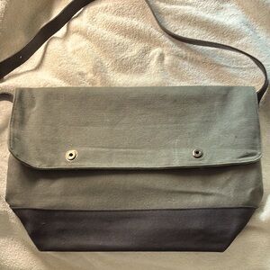 Messenger bag